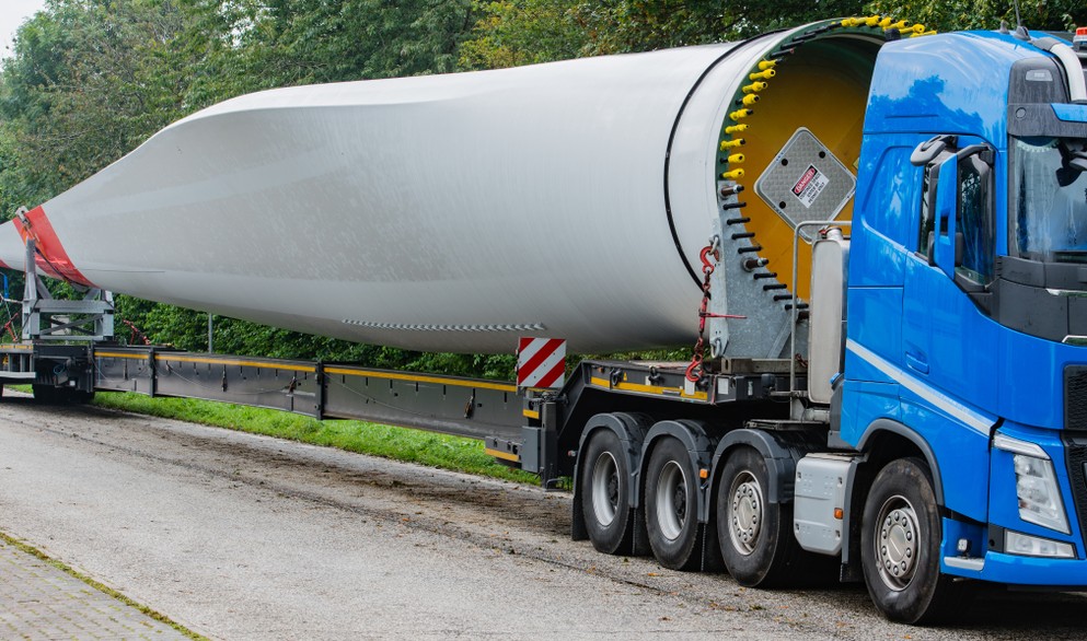 Das Repowering alter Windkraftanlagen ist die Lösung für den merger der Interessen von Bürgern, Wirtschaft und Natur: Repowering schützt Bestandflächen durch den Erhalt bestehender Windkraftwerke und schont die Umwelt durch den Austausch alter WIndkraftanlagen genen neue, leistungsstärkere, wodurch der Zubau durch zusätzliche Windräder reduziert werden kann. (#2)