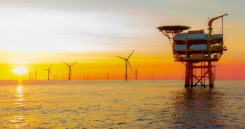 Markt für Offshore-Windenergie soll bis 2026 eine Kapazität von 94 GW erreichen (Foto: shutterstock - TwiXteR)