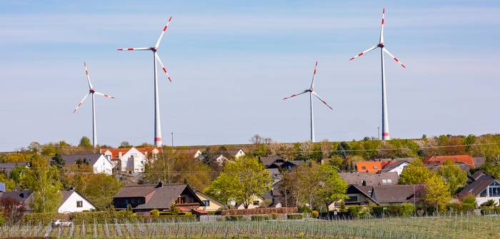 Wind-an-Land-Gesetz: Bundesregierung will Strom aus erneuerbaren Energien bis 2030 verdoppeln (Foto: AdobeStock - reisezielinfo)